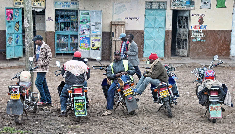 Men and Motorcycles, Nairobi, Kenya (photo) / Boing Boing