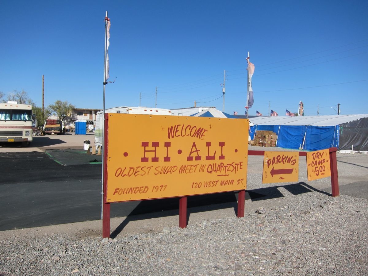A visit to an unusual bookstore in Quartzsite, Arizona Boing Boing