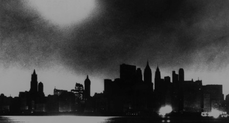 new-york-city-skyline-during-blackout-of