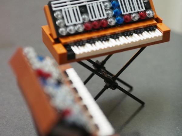 minimoog-lego7.jpg