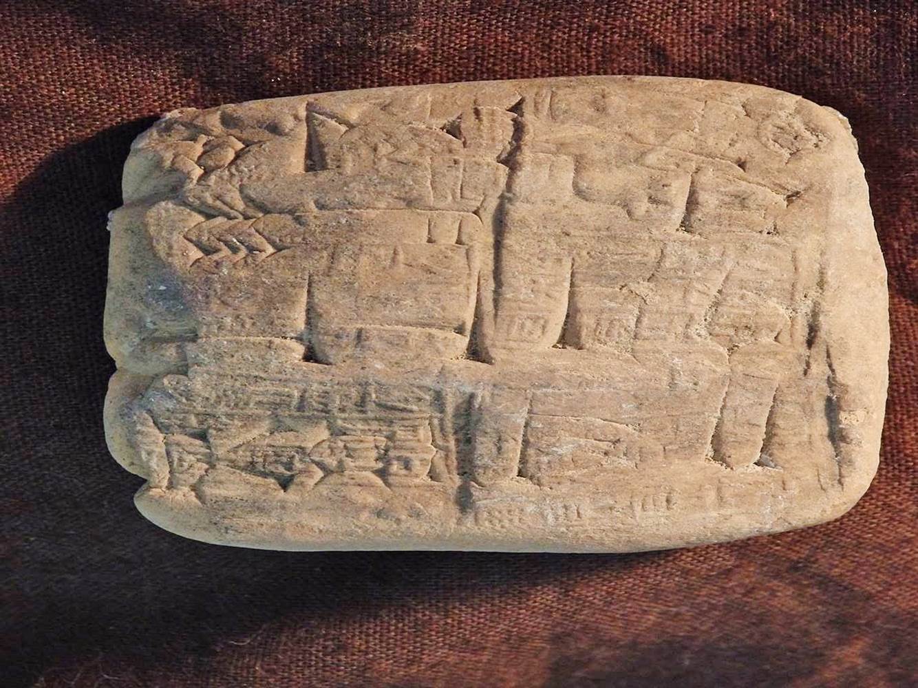 170705-cuneiform-tablet-1-ew-430p_53fc50