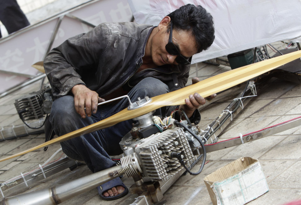 China: Awesome gentleman builds homemade flying ... toy car engine diagram 