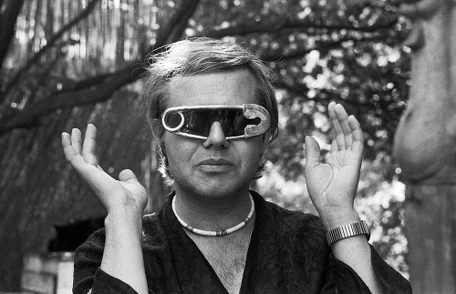 H.R. Giger in 1979 wearing sunglasses he designed. (Keystone/Photopress)