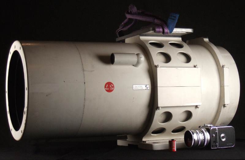 180pound NASA telephoto camera lens on eBay / Boing Boing