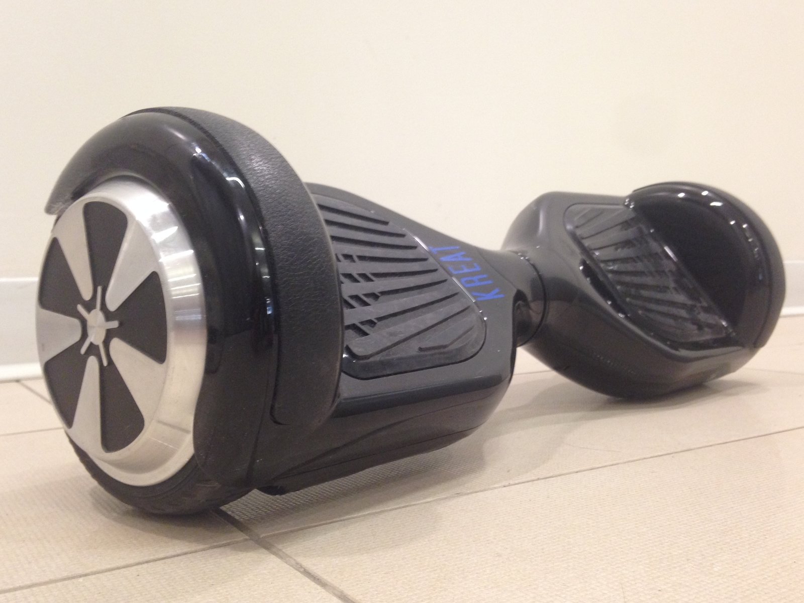 hoverboard-ad83d69b0b507581a5f7bf5bfd6fdd3e38338589-s1600-c85