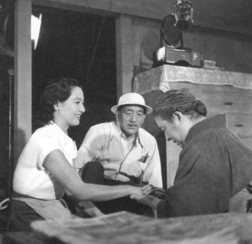 Ozu, Center, directing Hara (left) and (Chieko Higashiyama (right) in Tokyo Story