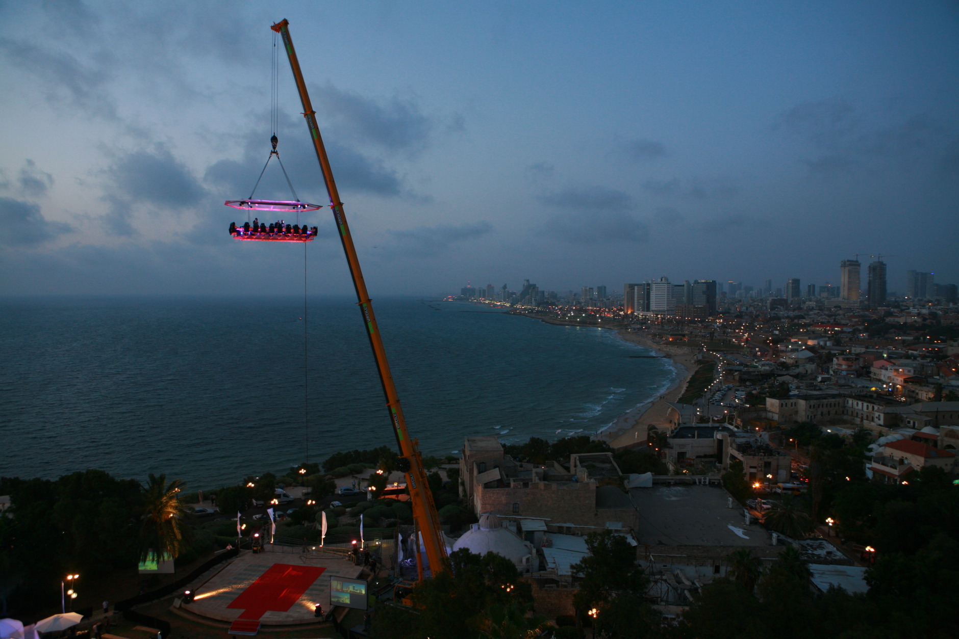 Dinner in the Sky is coming to LA in July / Boing Boing