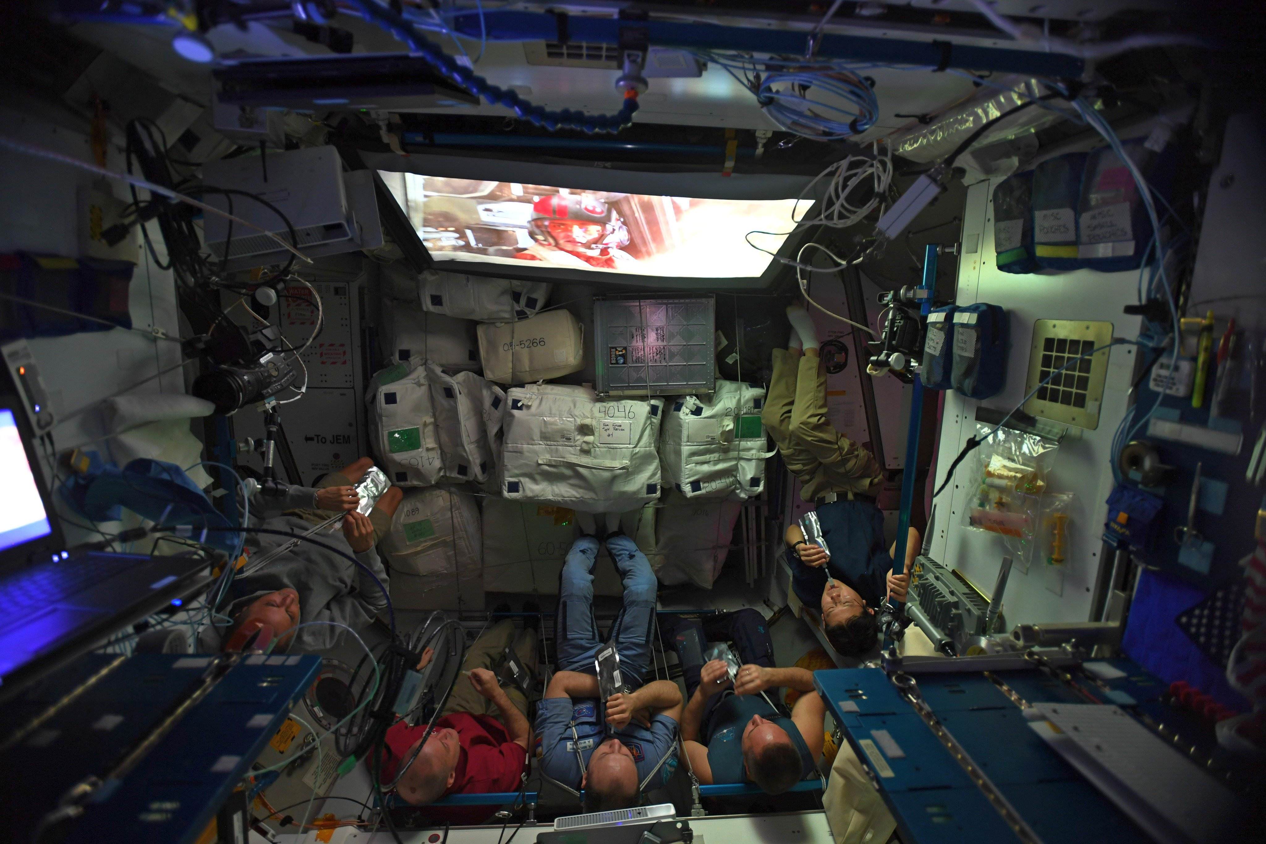 Astronauts watching Star Wars on the ISS / Boing Boing4096 x 2730