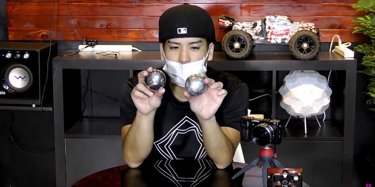 How to make a shiny ball out of aluminum foil / Boing Boing