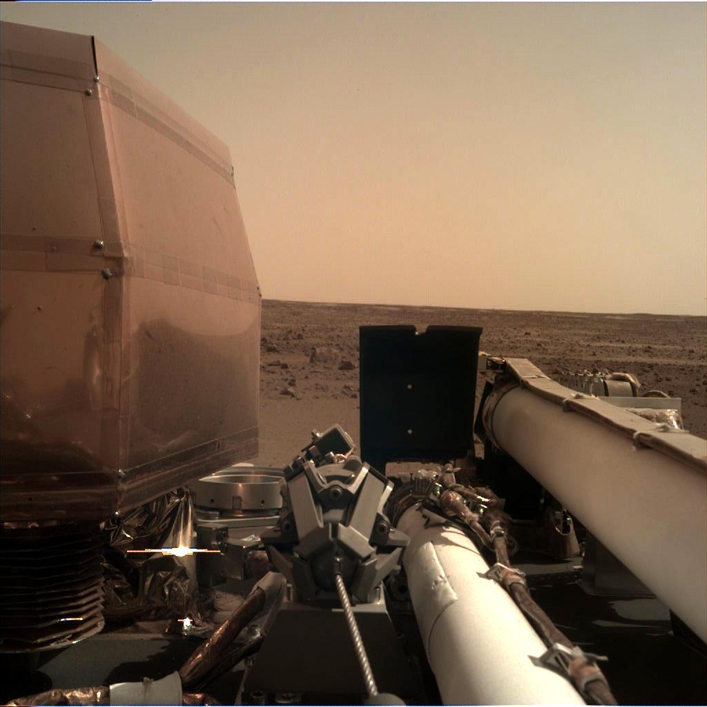 NASA InSight robot lander's amazing first images from Mars / Boing Boing